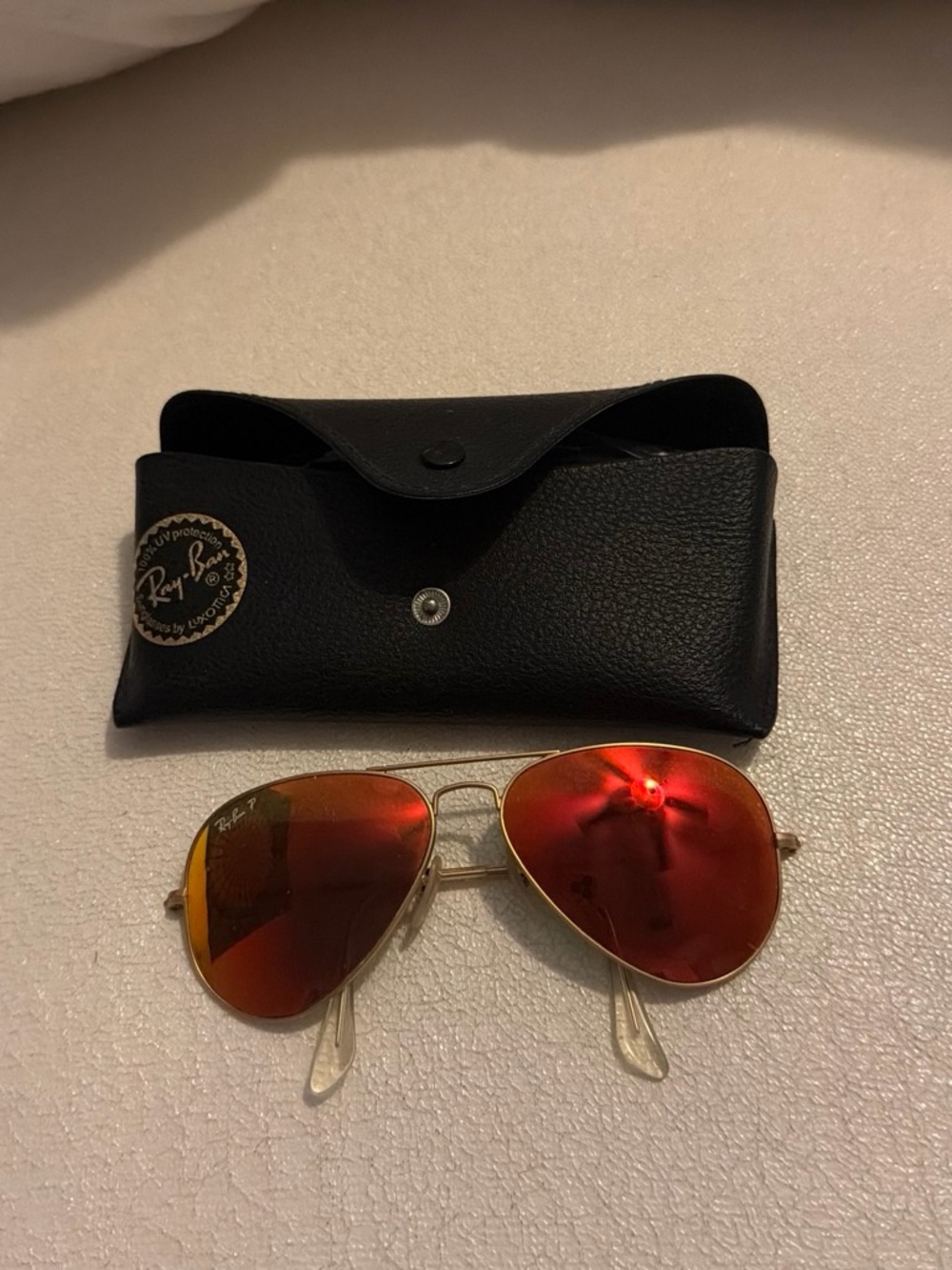 Ray-Ban Aviator Sunglasses - Gold Frame with Red Mirrored Lenses
